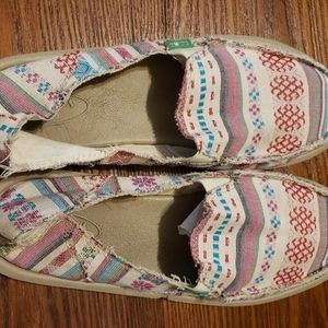 Sanuk womens size 9